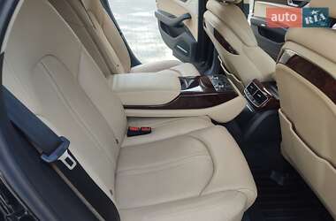 Седан Audi A8 2013 в Ужгороде