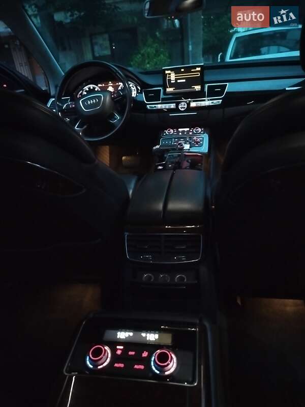 Седан Audi A8 2015 в Ивано-Франковске