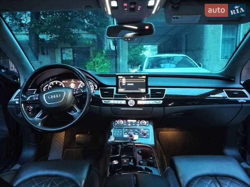 Седан Audi A8 2015 в Ивано-Франковске