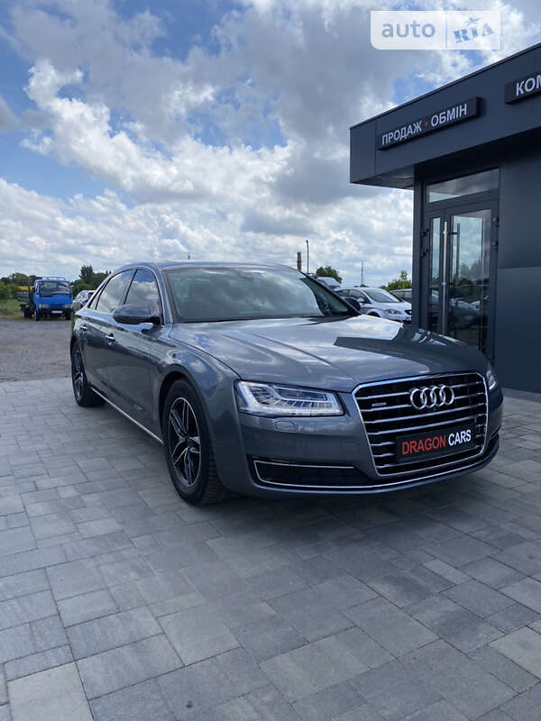 Седан Audi A8 2014 в Ровно