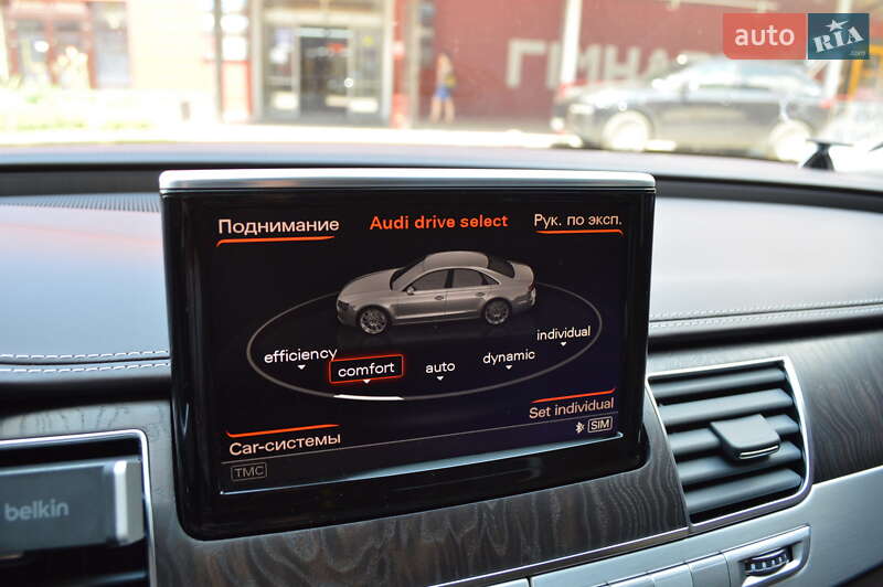 Седан Audi A8 2012 в Львове