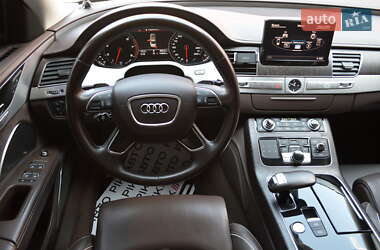 Седан Audi A8 2012 в 