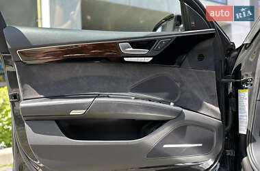 Седан Audi A8 2015 в 