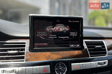 Седан Audi A8 2015 в 