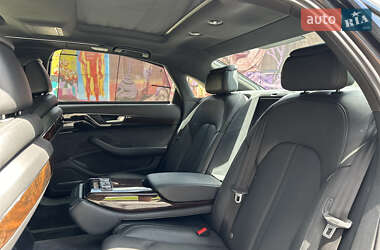 Седан Audi A8 2015 в 
