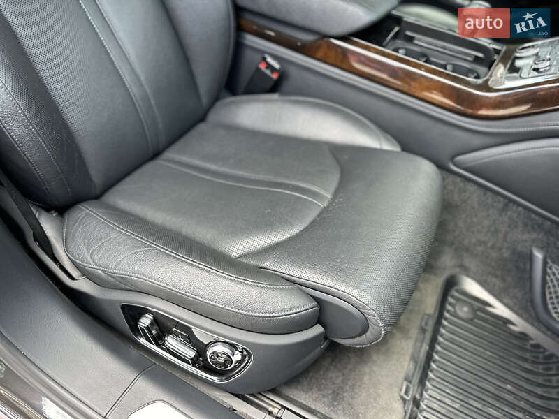 Седан Audi A8 2015 в Львові