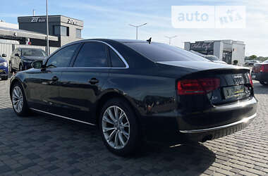 Седан Audi A8 2013 в Мукачевому