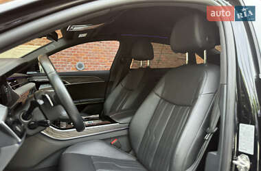 Седан Audi A8 2020 в Львові