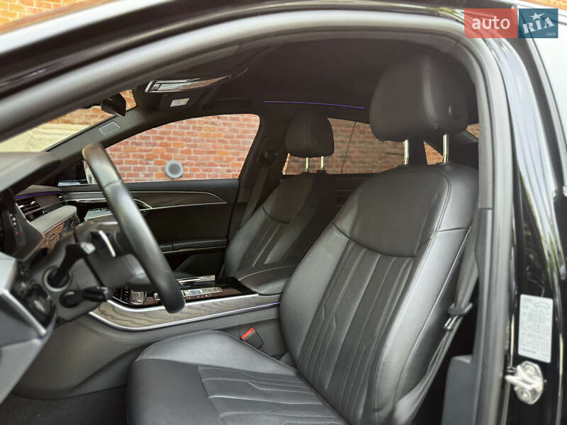 Седан Audi A8 2020 в Львові
