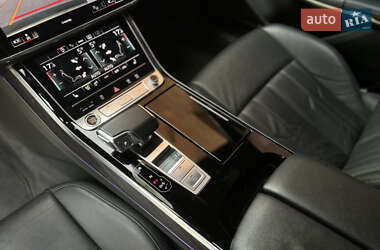 Седан Audi A8 2020 в Львові