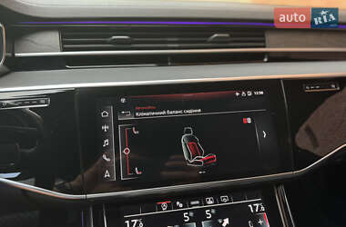 Седан Audi A8 2020 в Львові