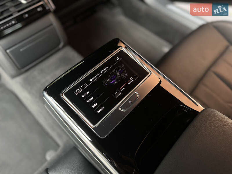 Седан Audi A8 2020 в Львові