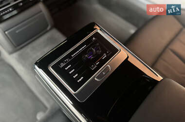 Седан Audi A8 2020 в 