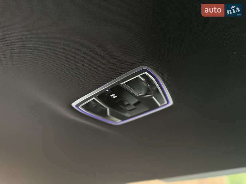 Седан Audi A8 2020 в Львові