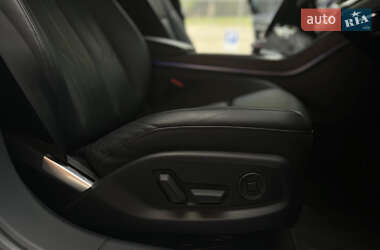 Седан Audi A8 2020 в 