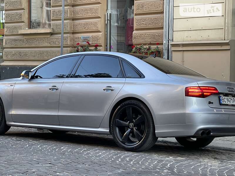 Седан Audi A8 2017 в Львове