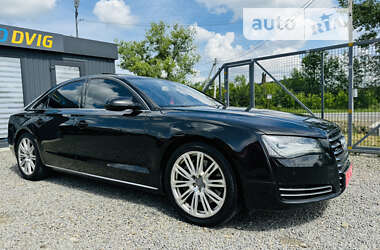 Седан Audi A8 2011 в Іршаві