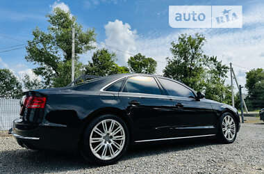 Седан Audi A8 2011 в Іршаві