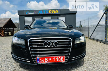 Седан Audi A8 2011 в Іршаві