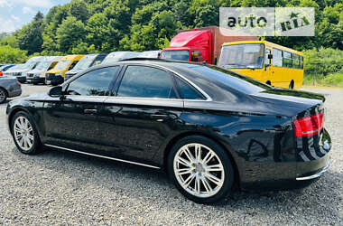 Седан Audi A8 2011 в Іршаві