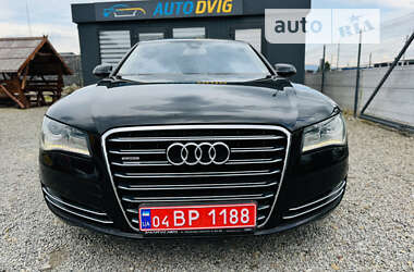 Седан Audi A8 2011 в Іршаві