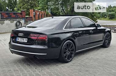 Седан Audi A8 2012 в Ровно