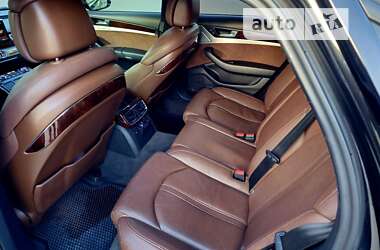 Седан Audi A8 2012 в Ровно