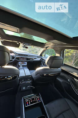 Седан Audi A8 2018 в Черновцах