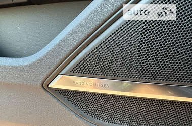Седан Audi A8 2018 в 
