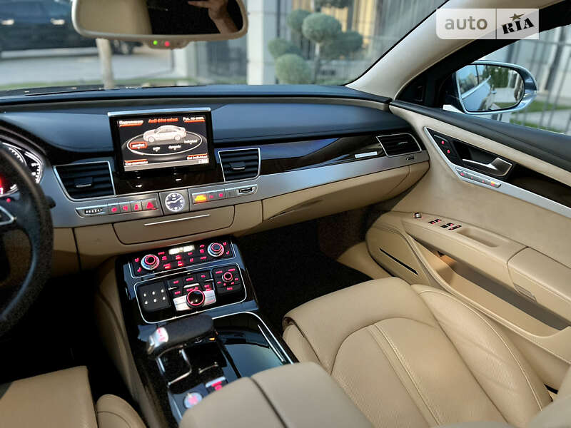 Седан Audi A8 2015 в Одессе