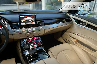 Седан Audi A8 2015 в 
