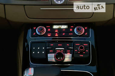Седан Audi A8 2015 в 