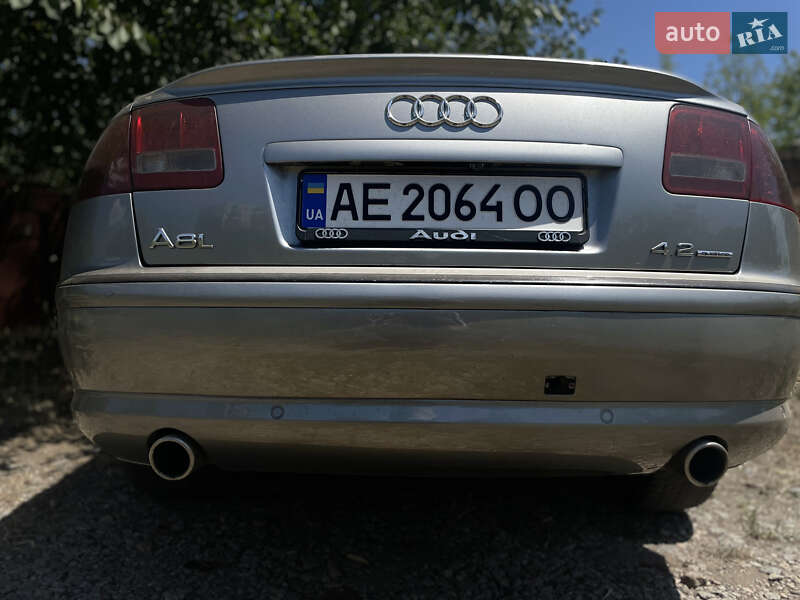 Седан Audi A8 2004 в Нікополі