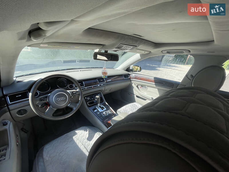 Седан Audi A8 2004 в Нікополі
