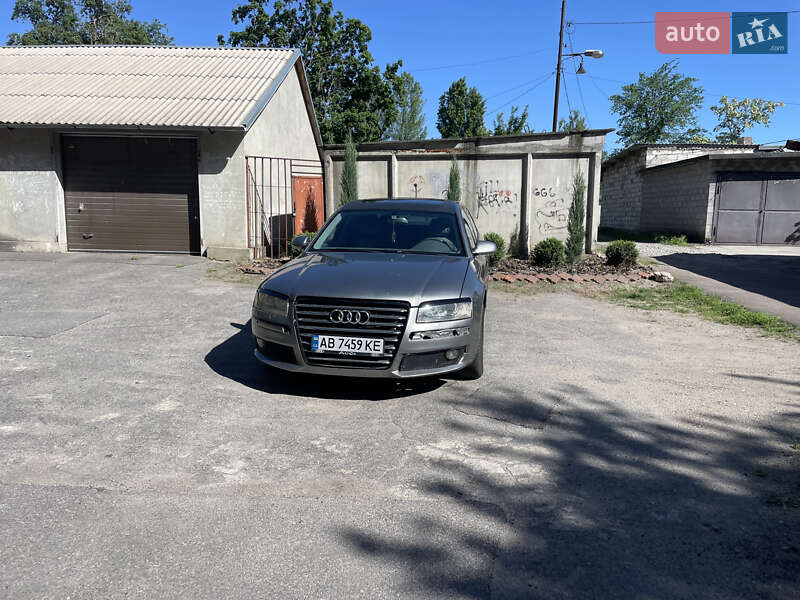 Седан Audi A8 2004 в Нікополі