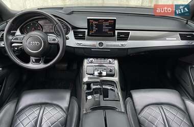 Седан Audi A8 2015 в Львове