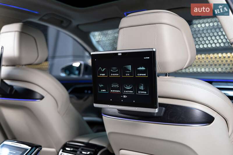 Седан Audi A8 2018 в Луцке
