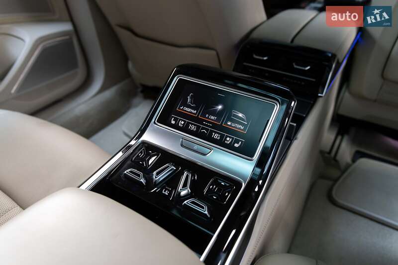 Седан Audi A8 2018 в Луцке