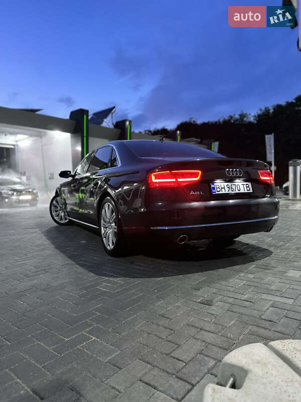 Седан Audi A8 2012 в Одессе