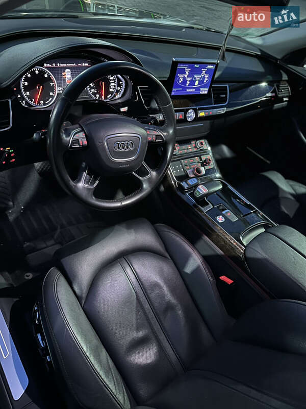 Седан Audi A8 2012 в Одессе