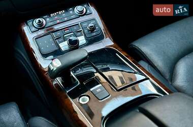 Седан Audi A8 2013 в Одесі