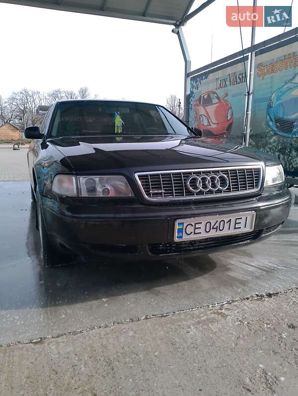 Седан Audi A8 1995 в Вижнице
