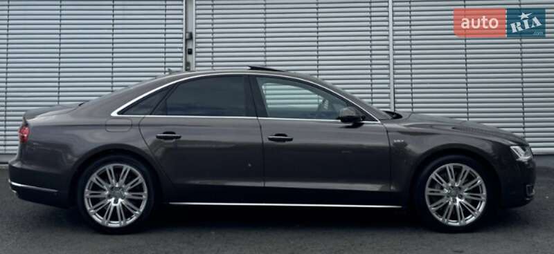 Седан Audi A8 2015 в Дніпрі