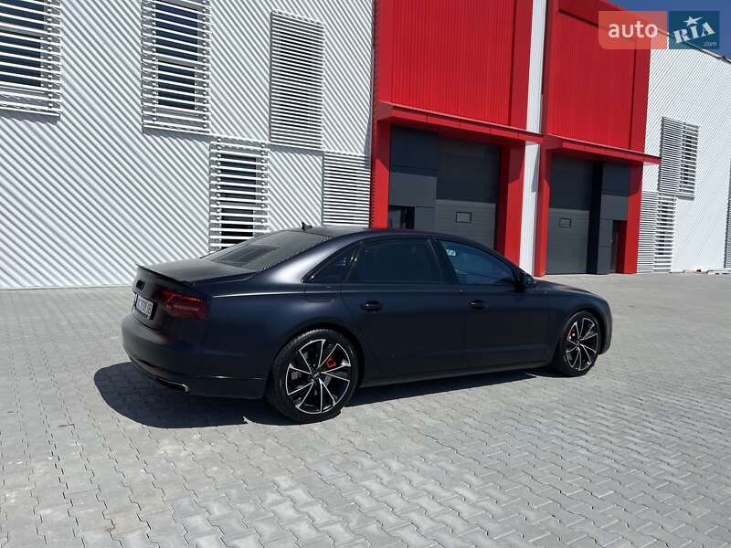 Седан Audi A8 2015 в Львове