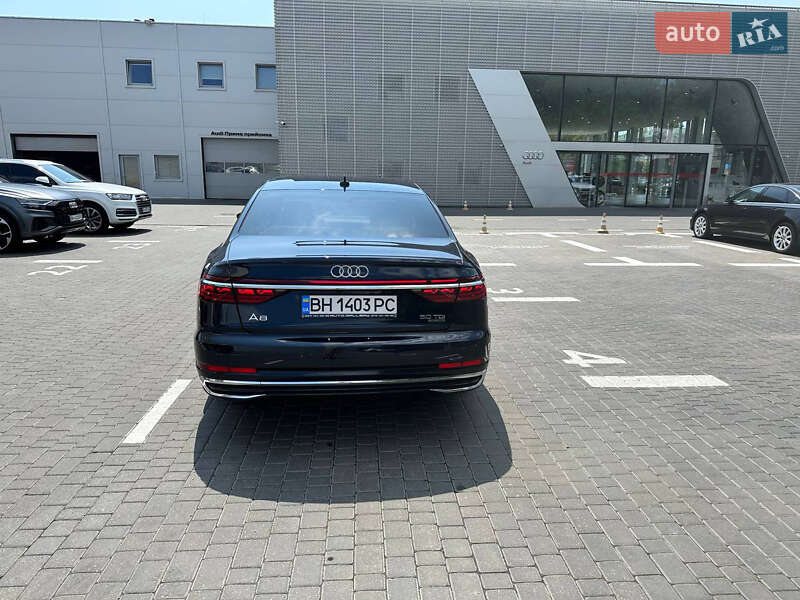Седан Audi A8 2023 в Одессе