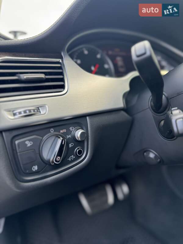 Седан Audi A8 2015 в Каменском
