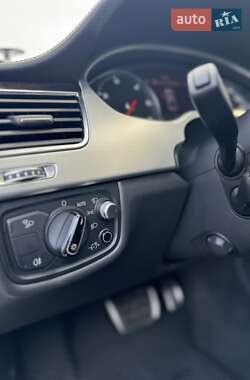 Седан Audi A8 2015 в 