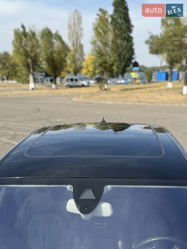 Седан Audi A8 2015 в Каменском
