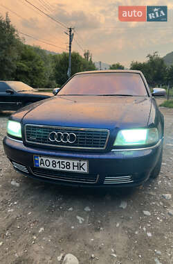 Седан Audi A8 2000 в Рахове