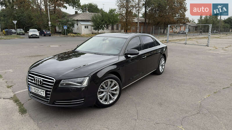 Седан Audi A8 2012 в Полтаві